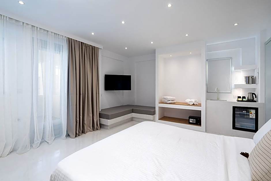 Cycladic Suites & Spa