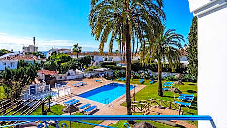 Saturno modern flat with pool Ref 146