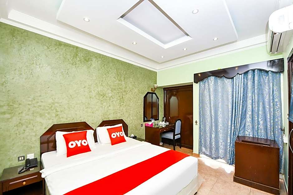 OYO 137 Marina Hotel