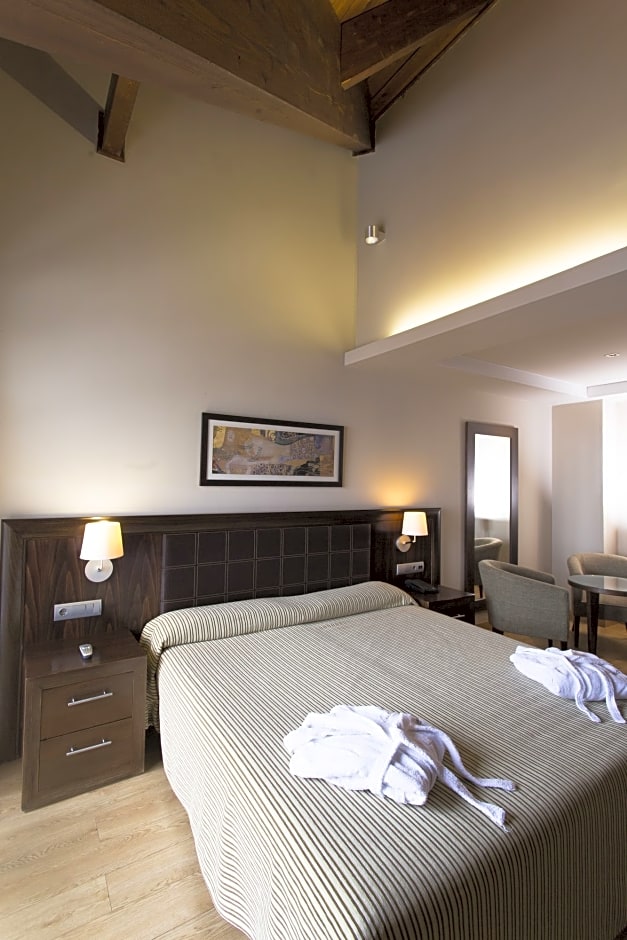 Fun Aragon Hills Hotel & Spa