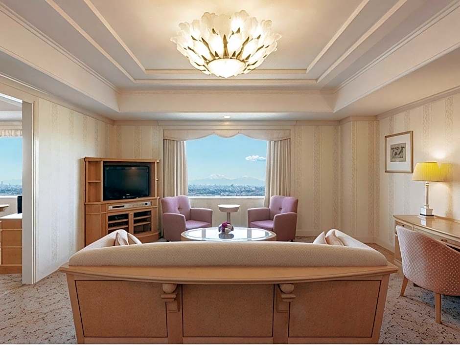 The Crest Hotel Kashiwa