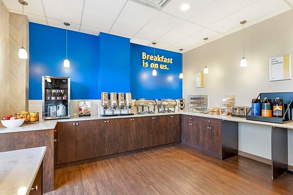 Days Inn by Wyndham Airdrie