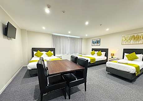 Family Room for 5 People