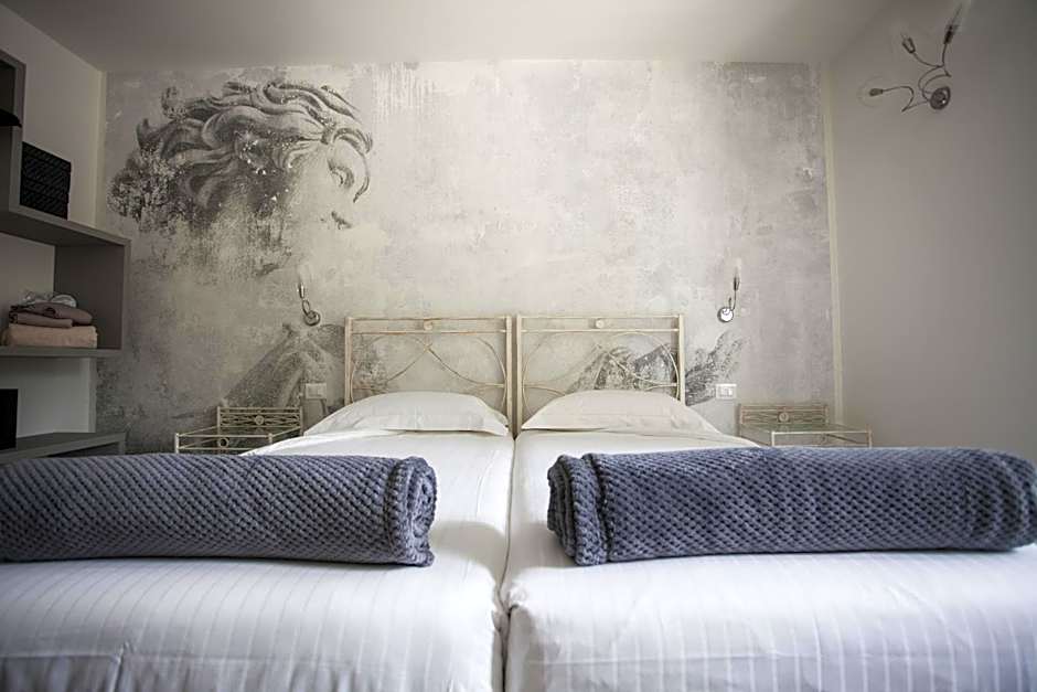 Villa Italia Luxury Suites and Apartments