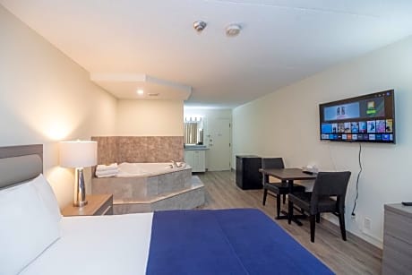 One Queen Bed with Jacuzzi