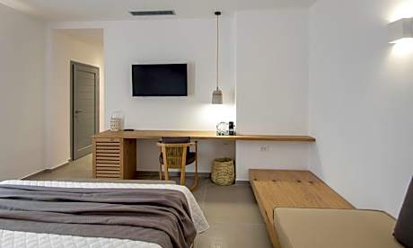 Suite with Garden View