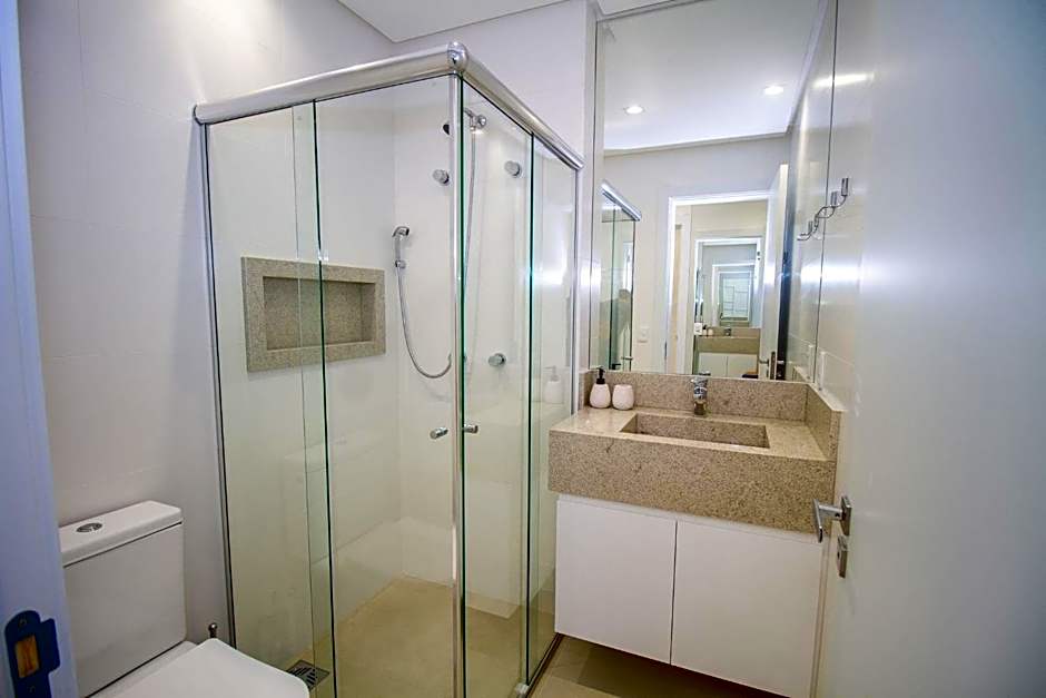 Barbados 302 - Excelente apartamento 02 suítes - À poucos metros da praia de Bombas - (Consultar serviços de roupa de cama e banho)