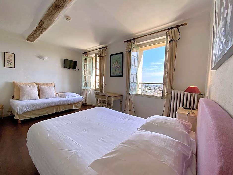 Logis Hotel La Bellaudiere