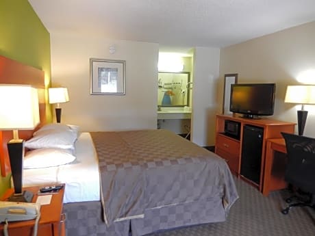 King Room - Disability Access - Non-Smoking