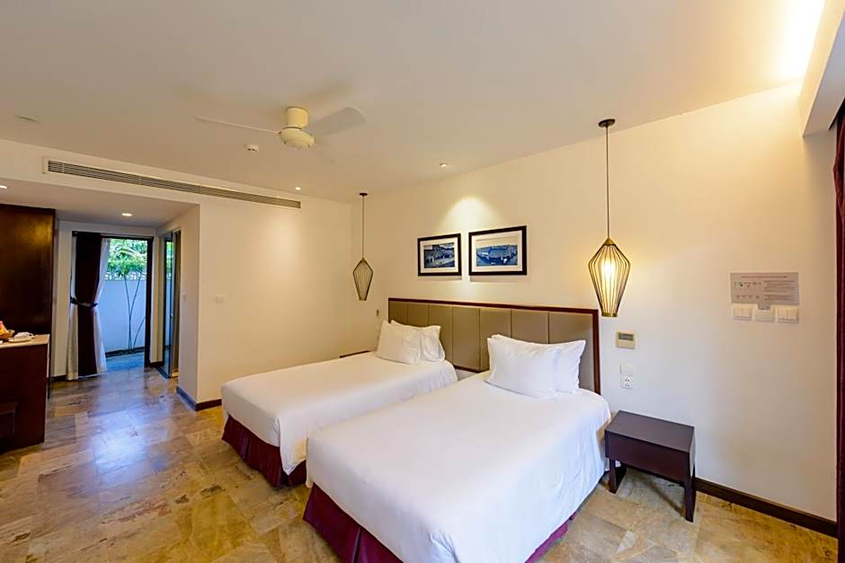 Photo 1 of 13 of Executive Family Suite