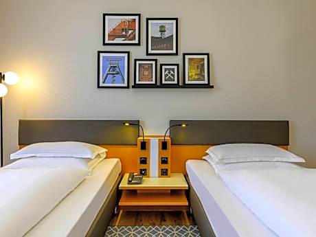 Privilege Room with Two Single Beds