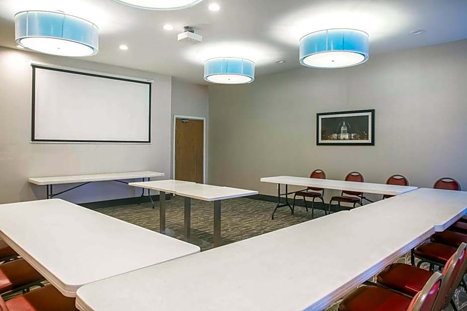 La Quinta Inn & Suites by Wyndham Pontoon Beach