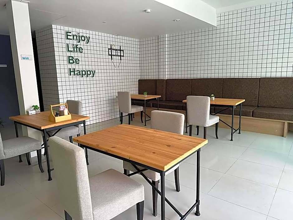 Kata Beach Poshtel Phuket