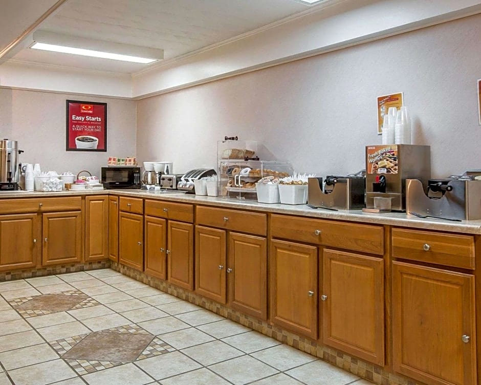 Baymont by Wyndham Lake George