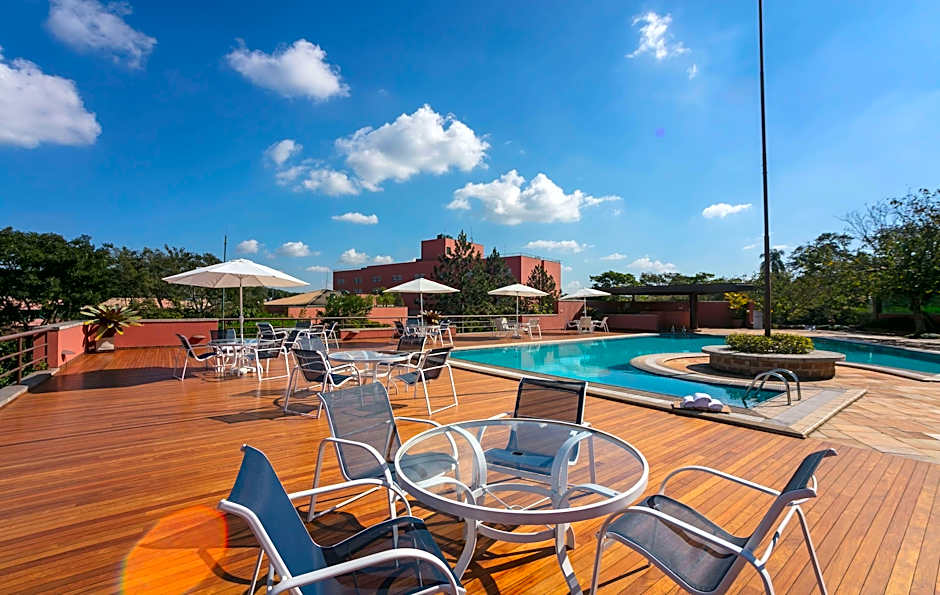 Almenat Embu das Artes Sao Paulo, Tapestry Collect