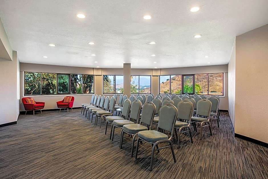 La Quinta Inn & Suites by Wyndham Pomona