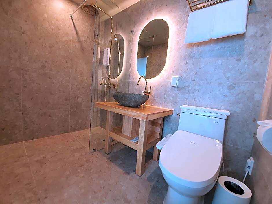 UH SUITE THE HAEUNDAE