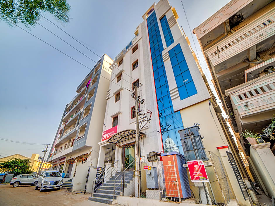 OYO Flagship 24397 9 Star Hotel