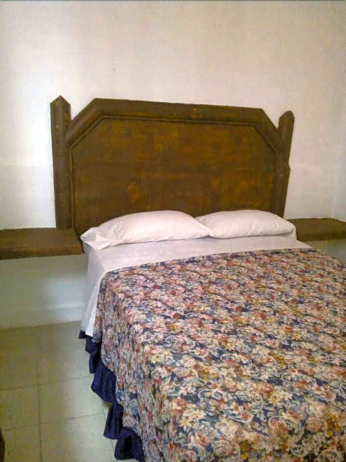 Hotel Morales Inn