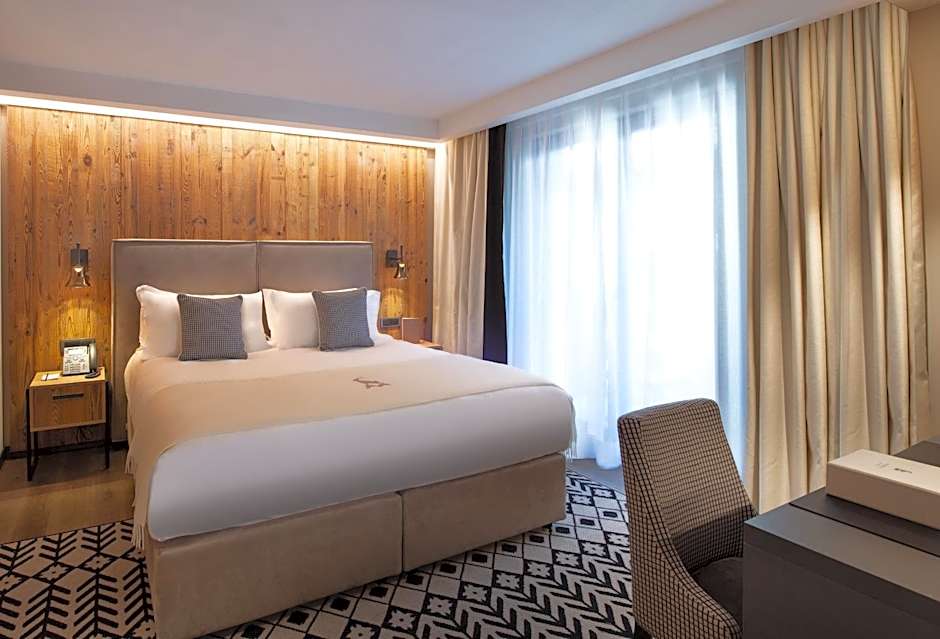 Le Massif Hotel & Lodge Courmayeur - The Leading Hotels of the World