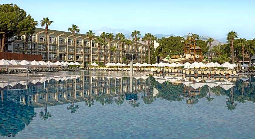 Dobedan World Palace