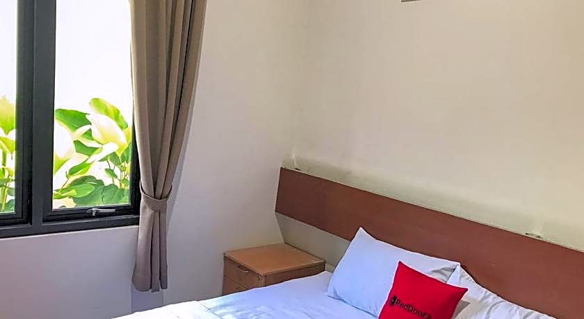 RedDoorz Syariah near Stasiun Madiun 2