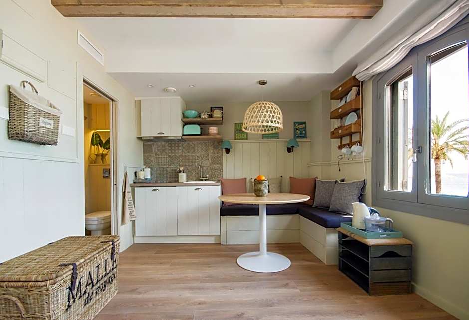 The Beach House Studios & Suites