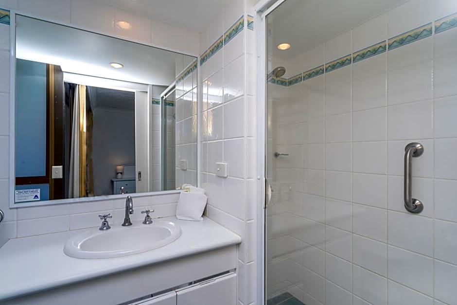 Columbia Beachfront Apartments on Rainbow Bay