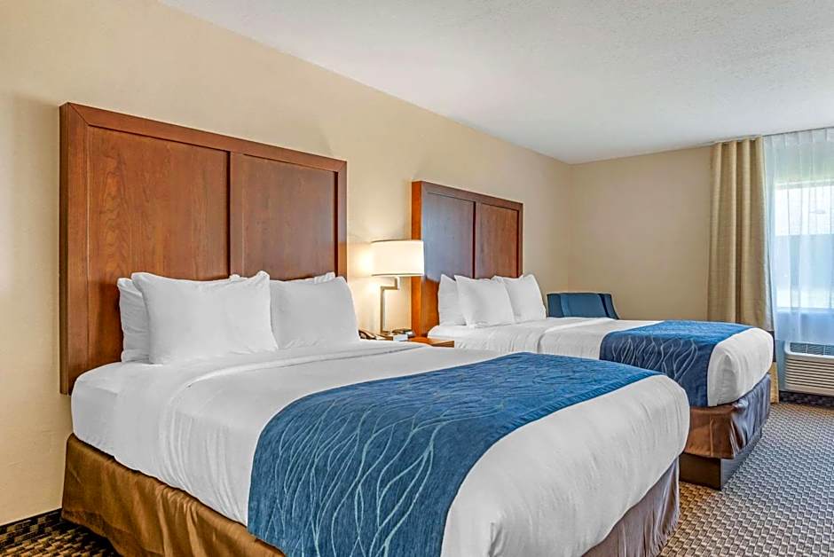 Comfort Inn & Suites near Route 66