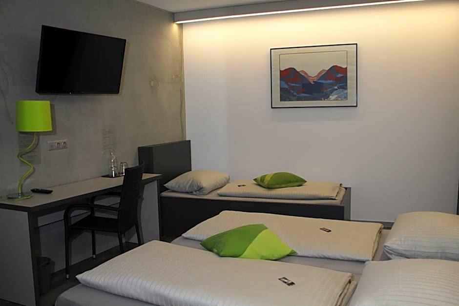 Foto 1 di 6 di Triple Room