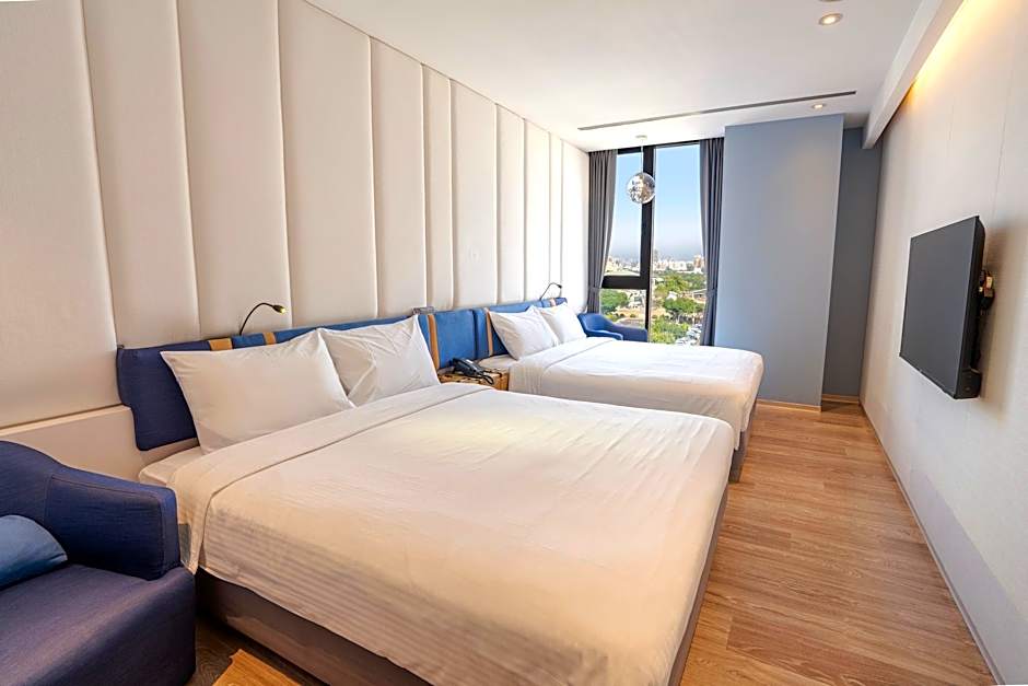Explore Hotel