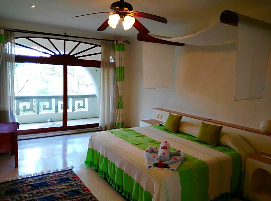Photo 1 of 4 of Standard 1 King Bed
