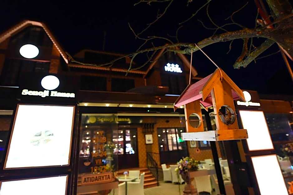 Senoji Hansa Hotel