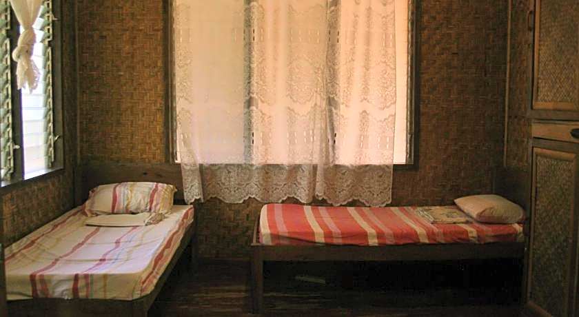 JJS BACKPACKERS VILLAGE