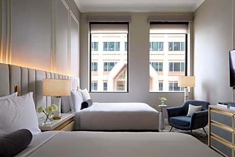 Premium Queen Room - Communications Accessible