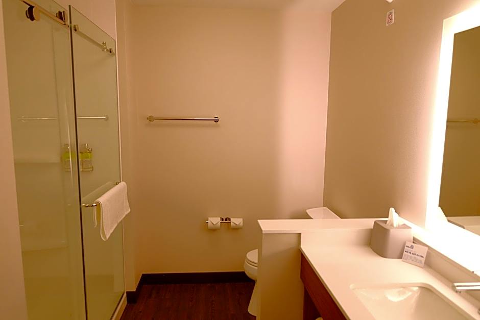 Holiday Inn Express & Suites Onalaska - La Crosse Area By IHG