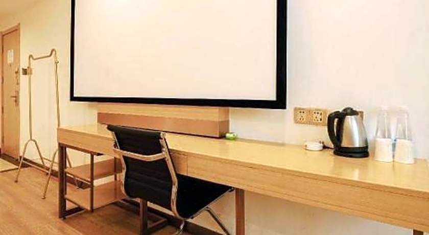 GreenTree Inn Nanchang Honggutan New District Cuiyuan Road Metro Station