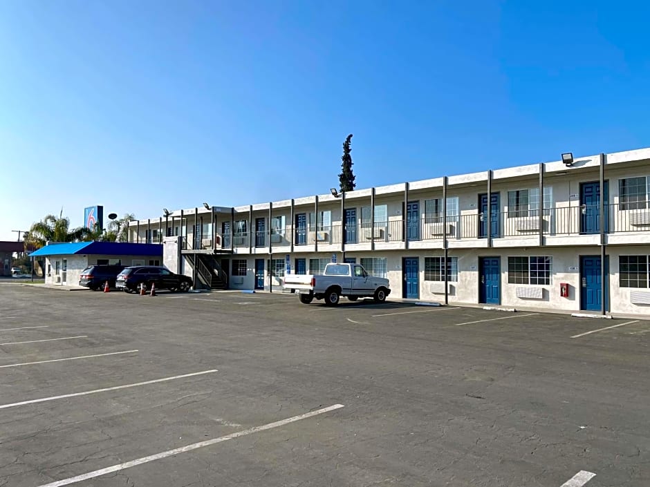 Motel 6-Delano, CA