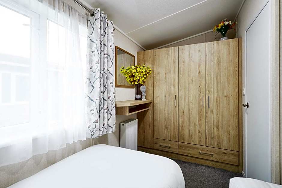 Bluebell Lodge with Hot Tub