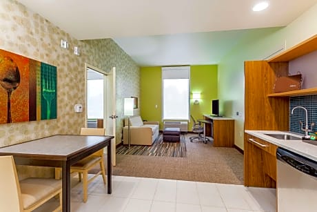 1 Queen 1 Bedroom Accessible Roll in Shower Non-Smoking