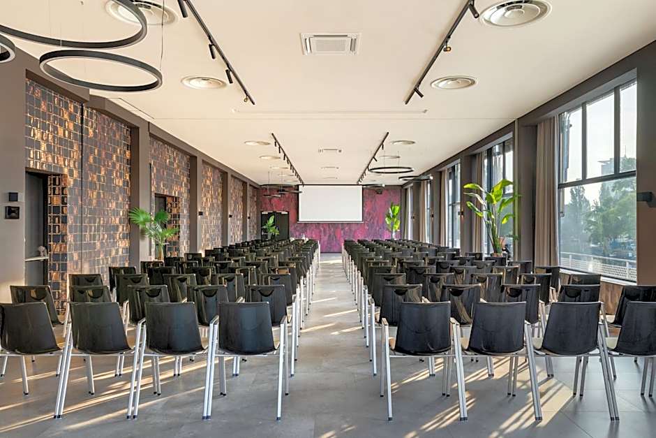 Apollo Hotel Amsterdam, a Tribute Portfolio Hotel