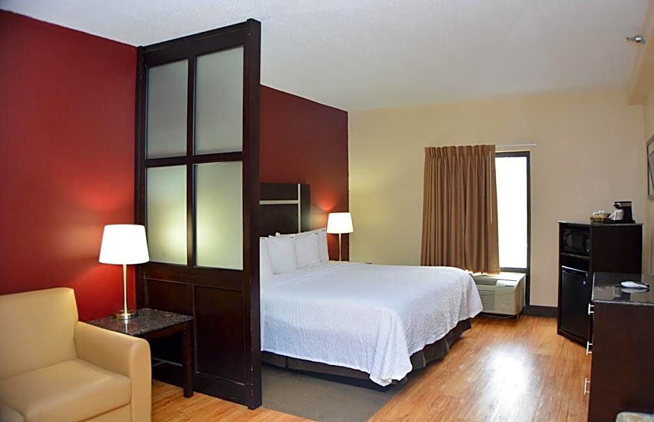 Red Roof PLUS+ & Suites Chattanooga - Downtown