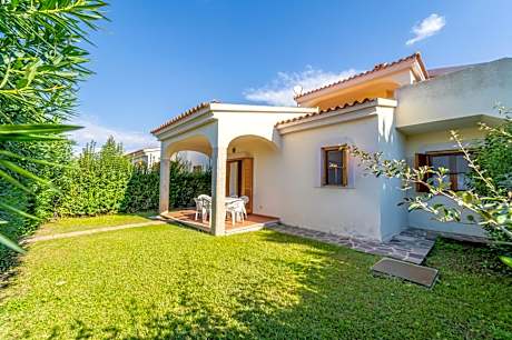 ISS Travel, L'Avru - 700 m from La Cinta beach