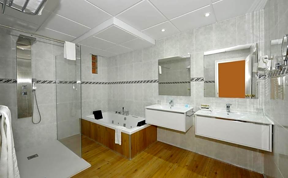 Hotel Salobreña Suites