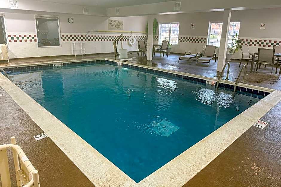 Country Inn & Suites by Radisson, Elgin, IL