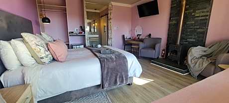 Queen Room with Garden View