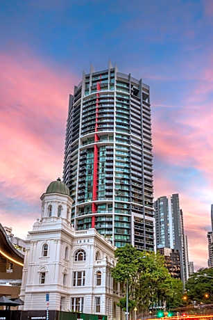 Oaks Brisbane on Felix Suites