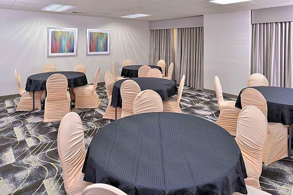 Comfort Inn & Suites Frisco - Plano
