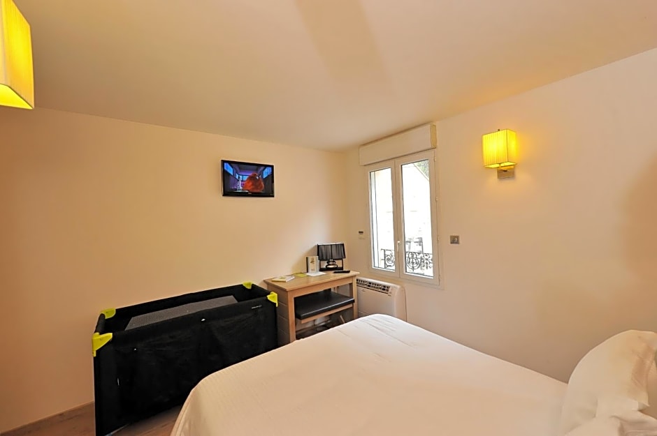 Logis Hôtel Restaurant Les 2 Rives - A75, en bordure de rivière