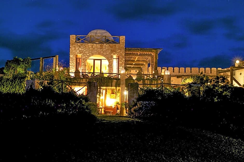 Dar Danse, the Bubble on the Beach